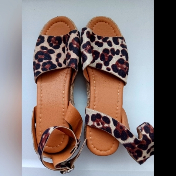 Platform Cheetah Espadrilles/Sandals - Picture 1 of 2